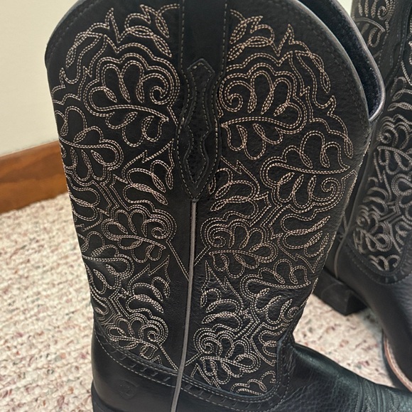 Ariat Black Western Boots with Tan Stitching - Picture 5 of 5